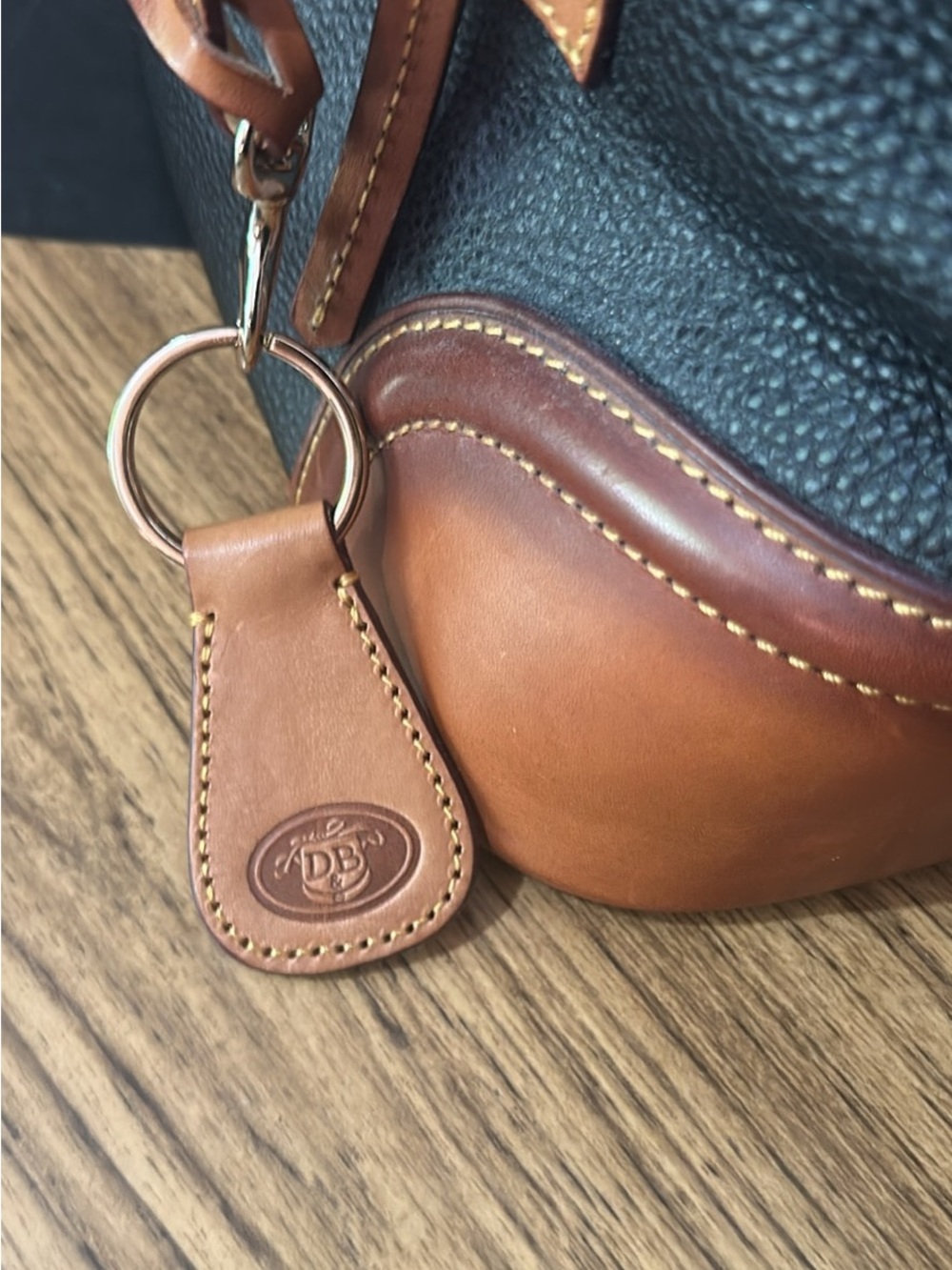 Vintage Dooney & Bourke Black and Tan Pebble Leather Hobo Bag - wristlet - Picture 5 of 11